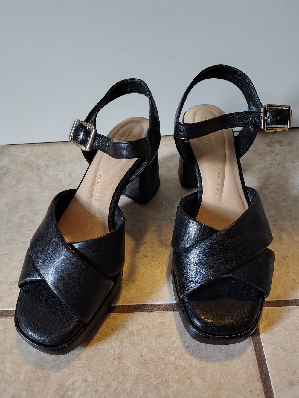 Clarks Women’s Ritzy 75 Rae Sandals Size 7.5 Black Leather Contour Cushion
